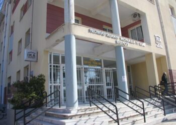 Όμηροι του Άδωνι 85.000 άτομα με αναπηρία