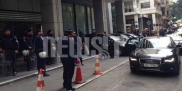 Λίστα απολύσεων και διαθεσιμότητας στο Δημόσιο ζήτησε η τρόικα – Απελευθέρωση των απολύσεων και νέες μειώσεις συντάξεων στο τραπέζι