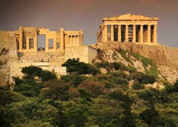 Bloomberg: Σχέδιο της ΕΕ για επέκταση των δανείων της Ελλάδας στα 50 χρόνια και μείωση των επιτοκίων