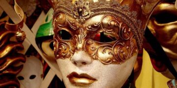 Ήρθαν οι Απόκριες! Πετάξτε τις μάσκες και επιλέξτε στολή!