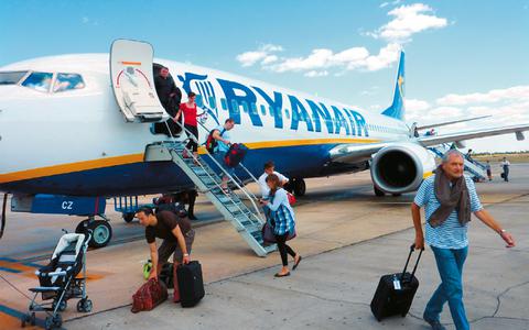 Τιμή σοκ! Αθήνα – Θεσσαλονίκη με 9,99 ευρώ με τη Ryanair