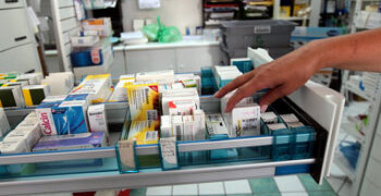 ΣτΕ: Οριστική επίλυση για τα πληθυσμιακά κριτήρια για χορήγηση άδειας ίδρυσης και λειτουργίας Φαρμακείων