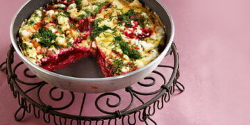 Φριτάτα με έτοιμα βρασμένα παντζάρια και φέτα