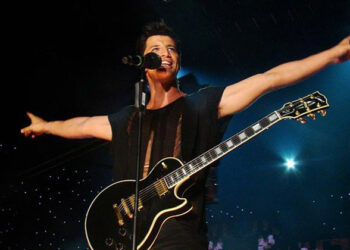 Δείτε τον Σάκη Ρουβά να κρίνει το «Τhe Voice» μπροστά στην κάμερα! (βίντεο)