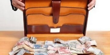 Θεσσαλονίκη: Ληστεία μετά την τραπεζική ανάληψη – Βούτηξαν χαρτοφύλακα με 70.000€!