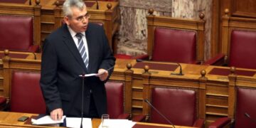 Μ. ΧΑΡΑΚΟΠΟΥΛΟΣ: Για πρώτη φορά υποχρεωτική συμβολαιακή γεωργία και στον καπνό