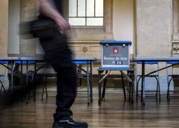 Στις κάλπες οι Γάλλοι για τον 1ο γύρο των αυτοδιοικητικών εκλογών