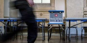 Στις κάλπες οι Γάλλοι για τον 1ο γύρο των αυτοδιοικητικών εκλογών