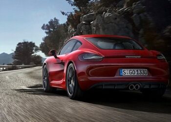 Video: Πίσω απο το τιμόνι της Porsche Boxter GTS
