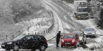 Χιόνια και αντιολισθητικές αλυσίδες στα ορεινά της Βόρειας Ελλάδας