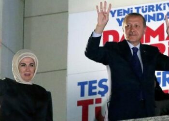 Ο Ερντογάν πανηγυρίζει και απειλεί