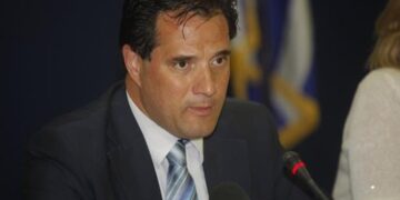 Άδωνις: Εισιτήριο πέντε ευρώ στα πολυιατρεία του ΠΕΔΥ