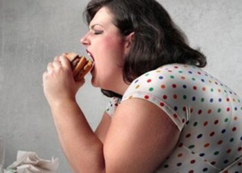 Η παχυσαρκία μειώνει τις επιδόσεις των κοριτσιών στο σχολείο