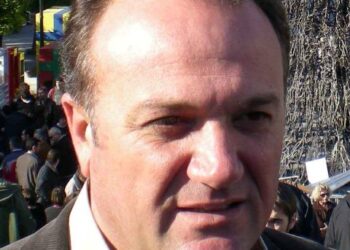 Επίθεση Παντελή Καραλευθέρη στη συγκυβέρνηση για τις εξελίξεις στη ΔΕΗ