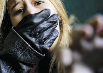 Θύμα κακοποίησης μία στις τρεις γυναίκες στην Ε.Ε.