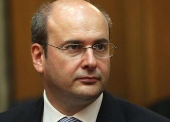 Χατζηδάκης: Θα μειωθεί η τιμή του γάλακτος