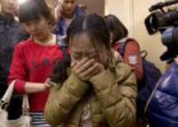 Ξέσπασμα οργής από τους συγγενείς του χαμένου Boeing