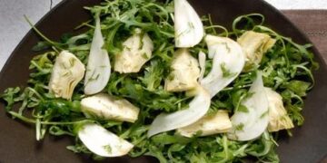 Σαλάτα με αγκινάρες και βινεγκρέτ αντζούγιας