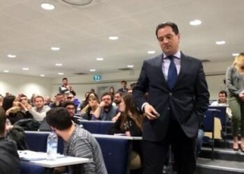 «Πλουσιόπαιδο» του Λονδίνου προς «Αξιότιμο κ. Γεωργιάδη»