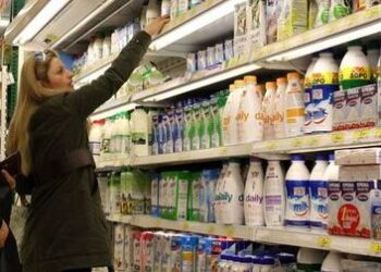 Το γάλα τραβά την ανηφόρα. Στην Ελλάδα, η 4η υψηλότερη τιμή παραγωγού στην ΕΕ
