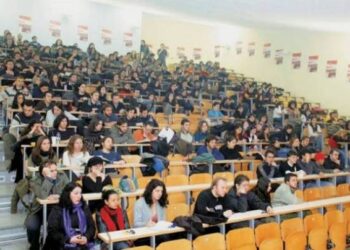 Μείωση εισακτέων έως και 35% ζητούν ΑΕΙ-ΤΕΙ