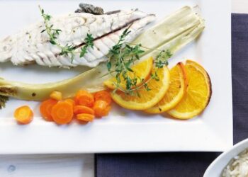 Τσιπούρες φούρνου αρωματισμένες με πορτοκάλι