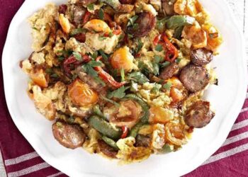 Kαγιανάς με χωριάτικο λουκάνικο