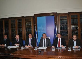 Με πρωτοβουλία του ΥΜΑΘ εξασφαλίστηκε και φέτος ο επιφανειακός καθαρισμός του Θερμαϊκού Κόλπου