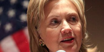 Ομιλία και 200.000 δολάρια για τη Χίλαρι Κλίντον