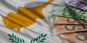 Κύπρος: Την Τρίτη θα ανοίξει ο κατάλογος-φωτιά για τις εκροές