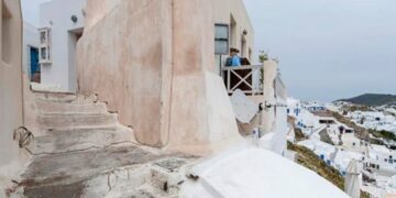 Σαντορίνη: Σοκαρισμένοι και οι γιατροί από τα τραύματα της Αμερικανίδας τουρίστριας