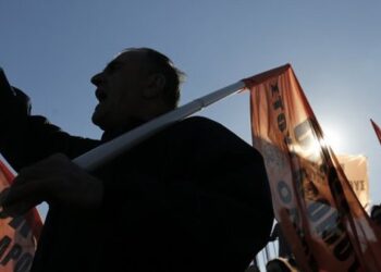 Στάσεις εργασίας από ΟΛΜΕ μετά το «κόψιμο» διακοπών για αναπλήρωση διδακτικών ωρών