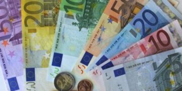 Δεν θα υποβάλουν ΦΠΑ 415.000 ελεύθεροι επαγγελματίες και επιχειρήσεις