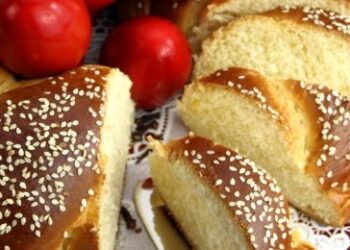 Πασχαλινό τσουρέκι κλασσικό