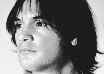 Οι Mουσικές Επιλογές του e-ptolemeos.gr, Francesco Rossi – Paper Aeroplane