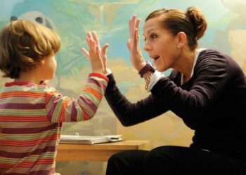 Ο αυτισμός έχει βιολογική βάση και ξεκινά από την μήτρα της εγκύου μητέρας