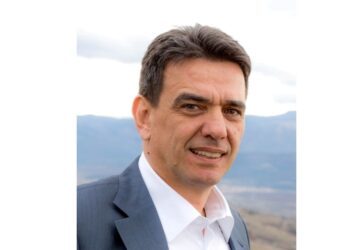 ΓΙΑΝΝΗΣ ΔΕΛΗΓΙΑΝΝΗΣ: «Έχουμε βαρεθεί το κατεστημένο αλλά αναπαυόμαστε στις αγκάλες του»