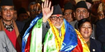 Υπάρχουν και φτωχοί πολιτικοί: Ο πρωθυπουργός του Νεπάλ έχει περιουσία 3 κινητά τηλέφωνα