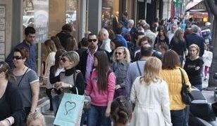 Δεν τα βγάζουν πέρα οι καταναλωτές: Ξέχασαν τις μεγάλες αγορές