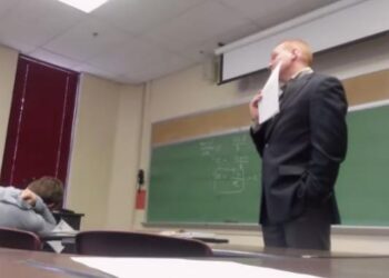 «Έχασε τη μιλιά του» με τη φάρσα που του έκαναν – Ξεκαρδιστικό βίντεο!