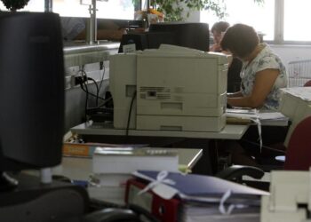 «Φιλοξενούμενος» δηλώνει ένας στους τρεις φορολογούμενους