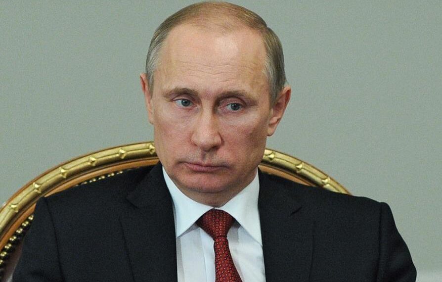 «Φιμώνει» τις αντικαθεστωτικές ΜΚΟ ο Πούτιν