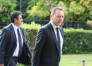 Στο Eurogroup με αίτημα για ελάφρυνση χρέους η Ελλάδα