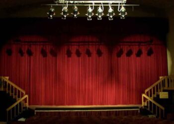 Θεατρική παράσταση “Η ωραία θυμωμένη” από το ΔΗΠΑΙΘΕ