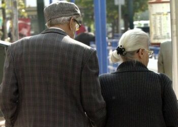 Εξακολουθεί να υπάρχει τεράστιο χάσμα πλουσίων – φτωχών σύμφωνα με τον ΠΟΥ