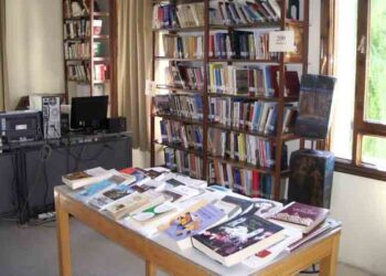 Δωρήθηκαν 680 βιβλία της «θεατρικής συντροφιάς» στη δημοτική βιβλιοθήκη Πτολεμαΐδας