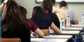 Πανελλήνιες: Βατή η Bιολογία, στα Mαθηματικά δόθηκε πρόβλημα προς επίλυση