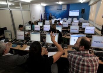 Αντίστροφη μέτρηση για τρεις κάλπες, 22.561 εκλογικά κέντρα, 39 κόμματα