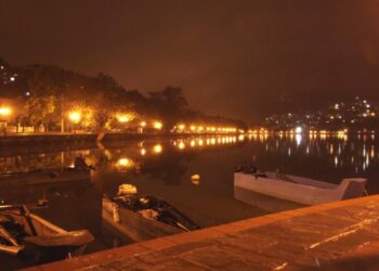 Καστοριά: Δείτε τι έκρυβε η λίμνη για 7.254 χρόνια – Η ξύλινη επιγραφή, το άγνωστο μήνυμα και οι ανακοινώσεις του ΑΠΘ (Φωτό)!