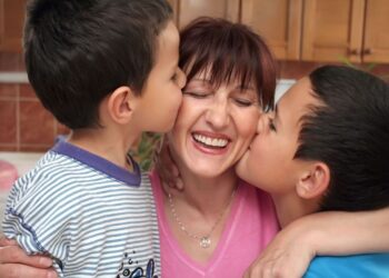 Γιορτή για τη μητέρα από την Αγωνιστική Κίνηση Γυναικών Κοζάνης